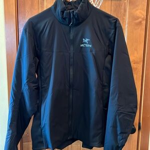 Arcteryx Atom LT. Women’s large. EUC